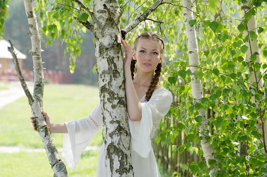 Women in Slavic costumes in Lusaka