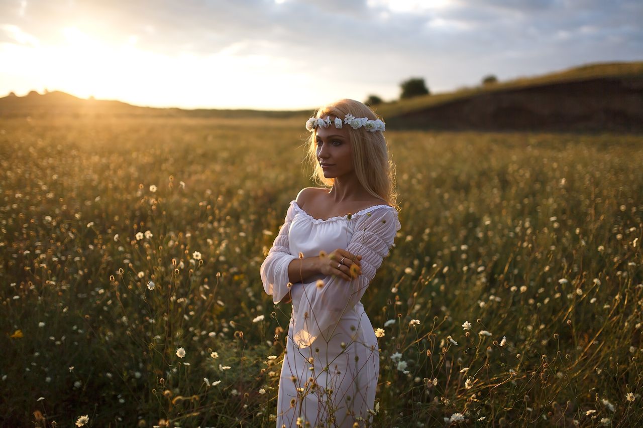 Girls in Slavic costumes in Lusaka